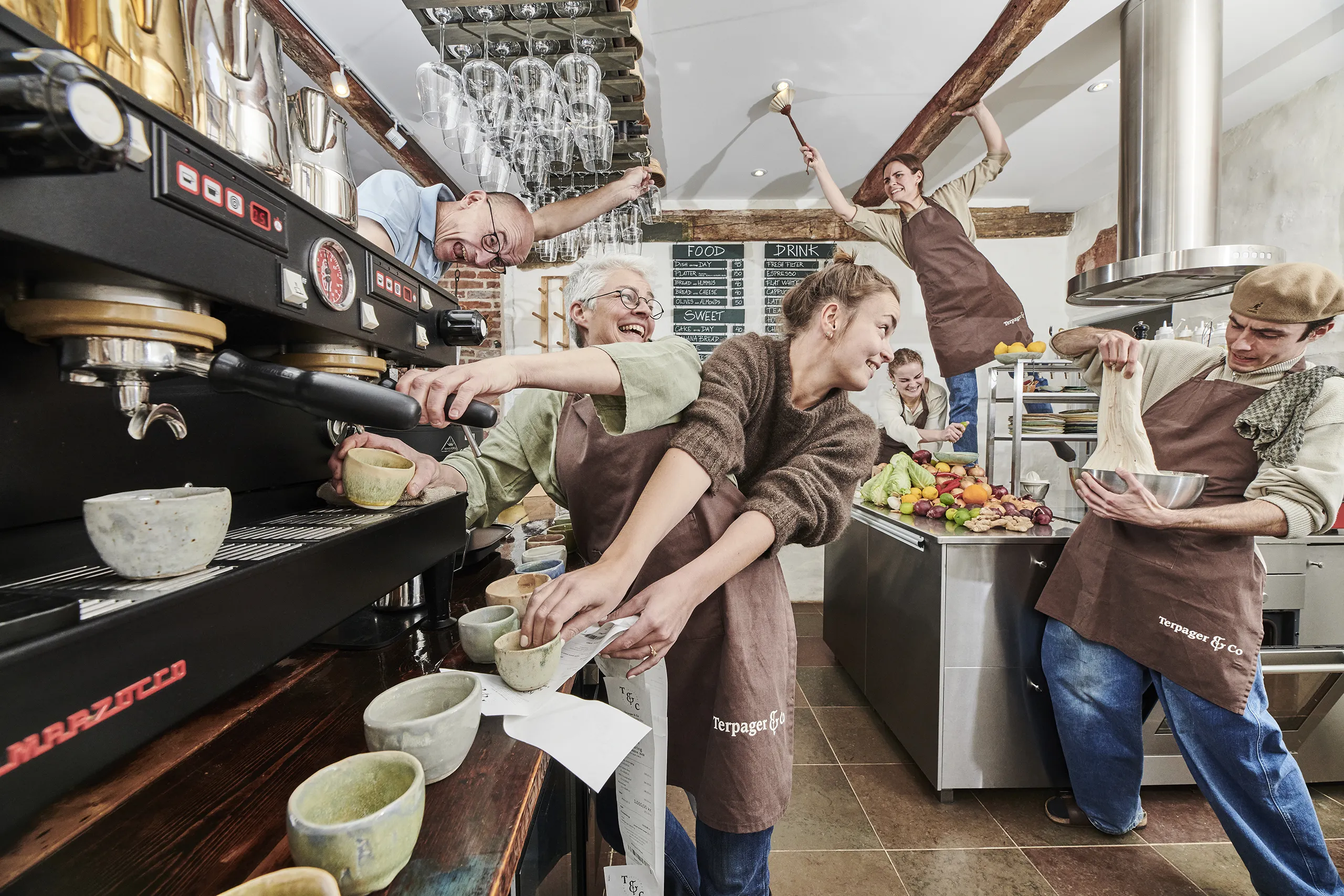 220410_TERPAGER_PORT_FAM_6276_FINAL_PRINT