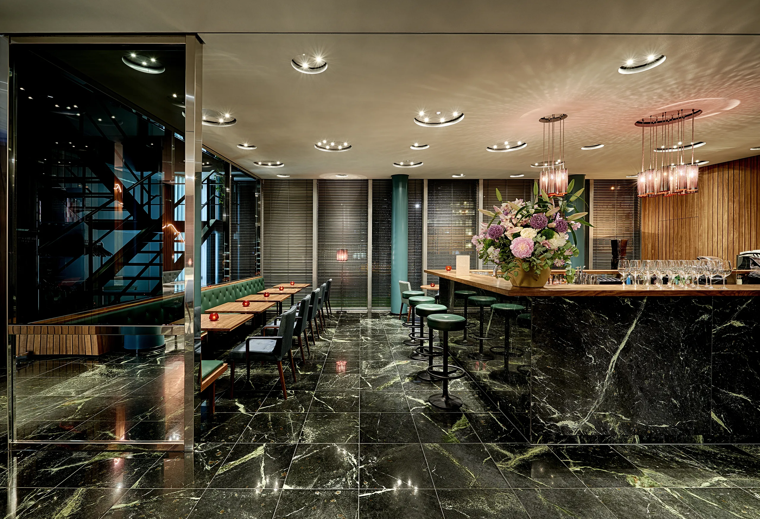 160623_PHOENIX_22_1061_FINAL_DRUCK