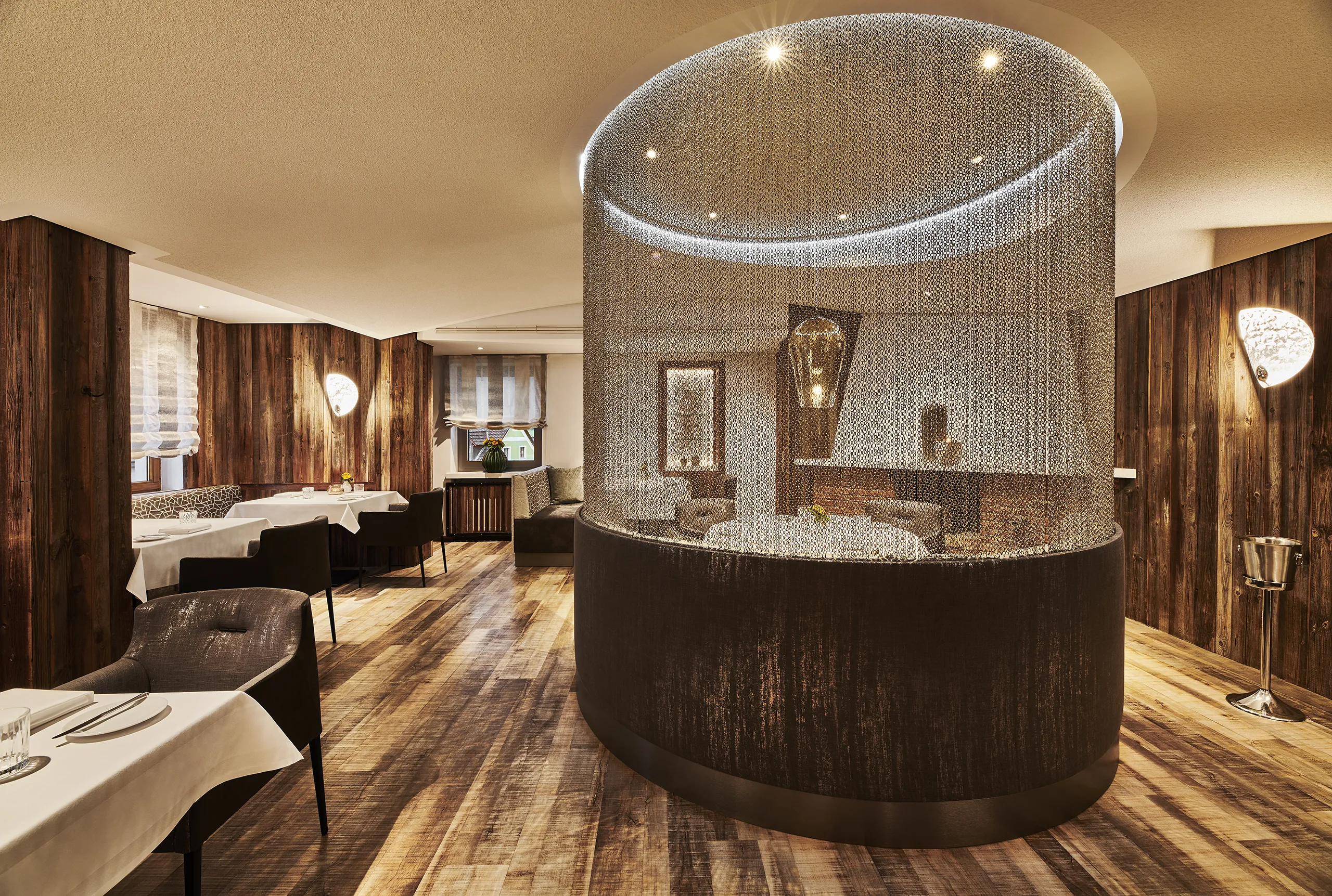 200802_JRE_WEISSES_ROSS_I_0978_FINAL_DRUCK