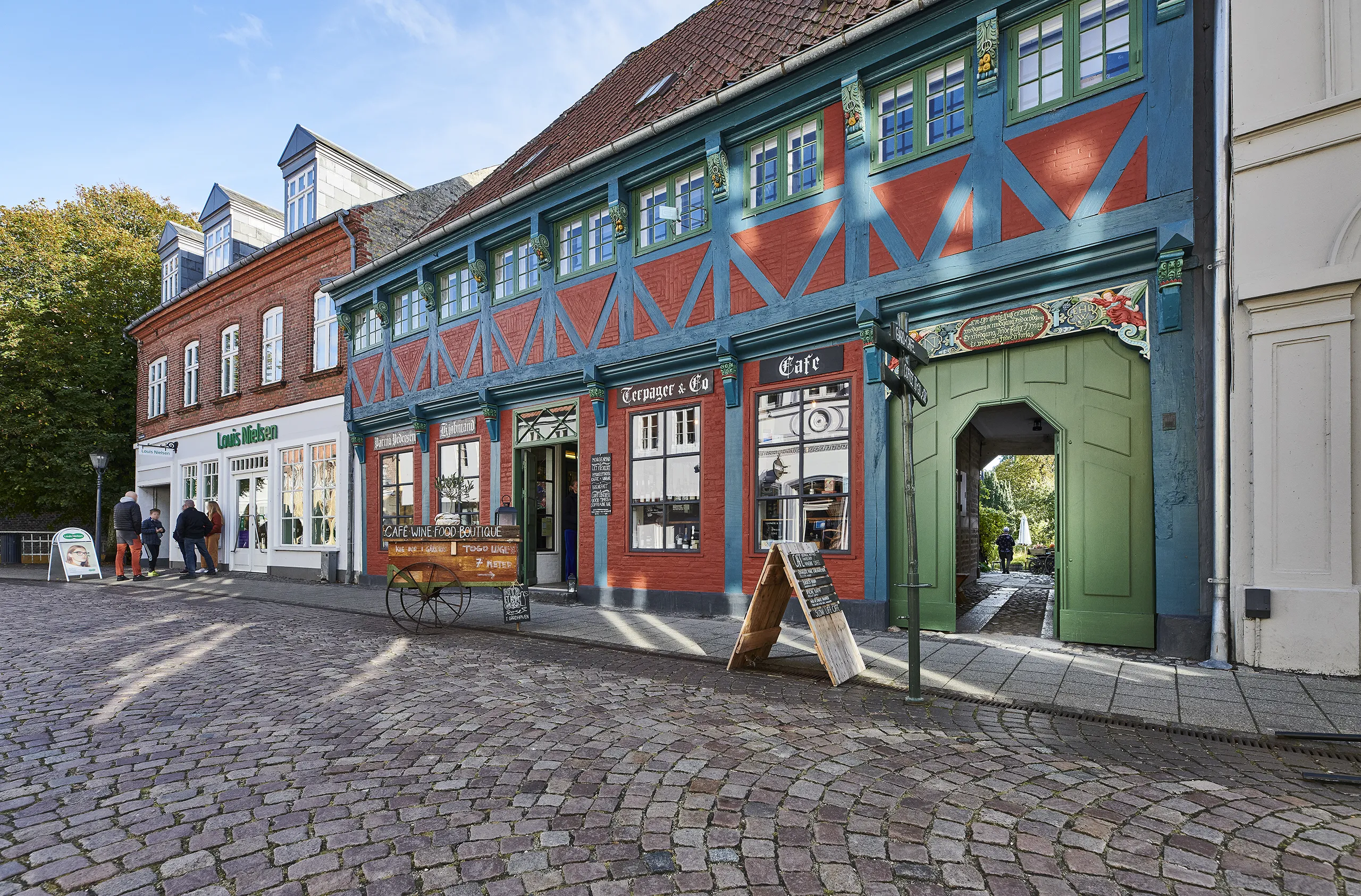 201013_TERPAGER_CO_RIBE_AT_0083_FINAL_PRINT